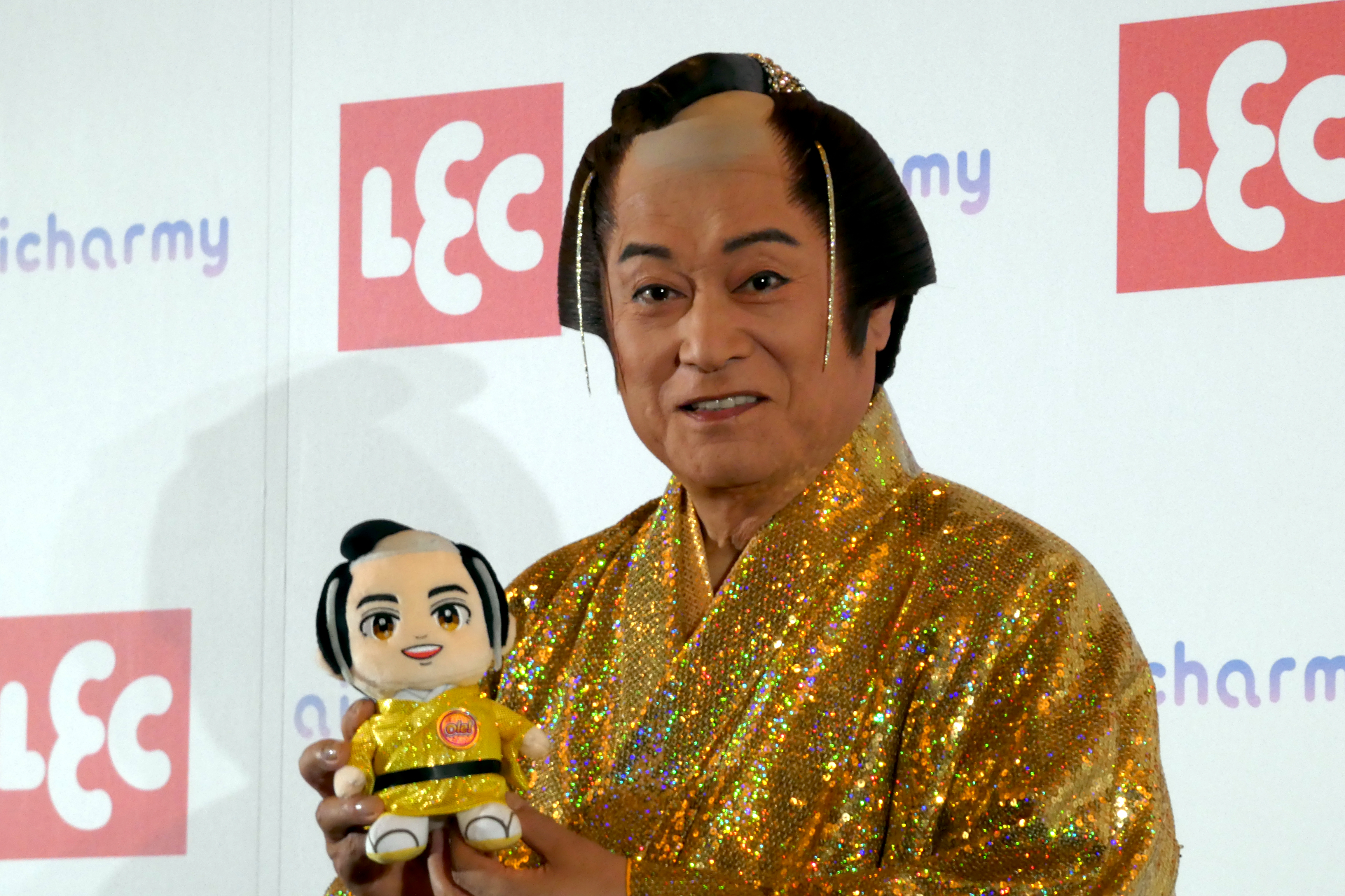 ニュース AIで本人そっくりに話すマツケンのぬいぐるみ、12月発売 - AI